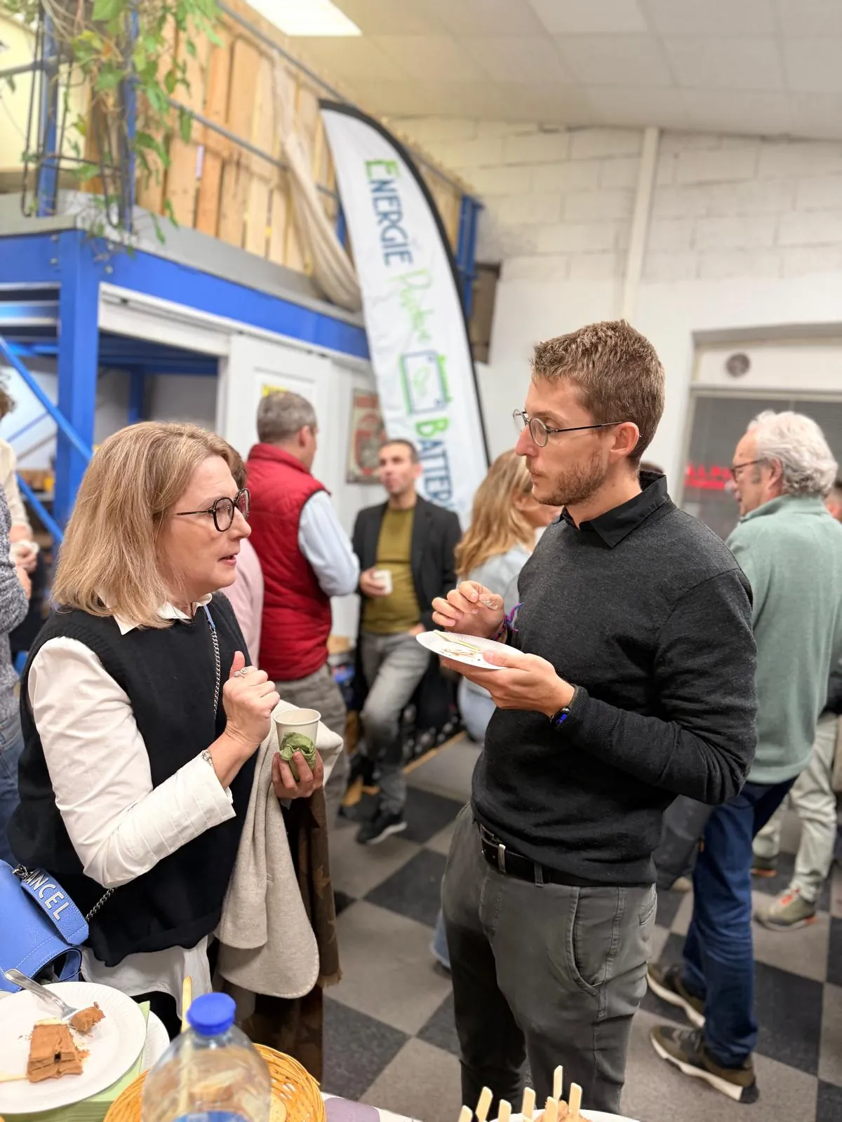 Les convives réunis, soirée Réseau Actif « Au cœur des entreprises » chez Energie Positive Batterie, Montauroux