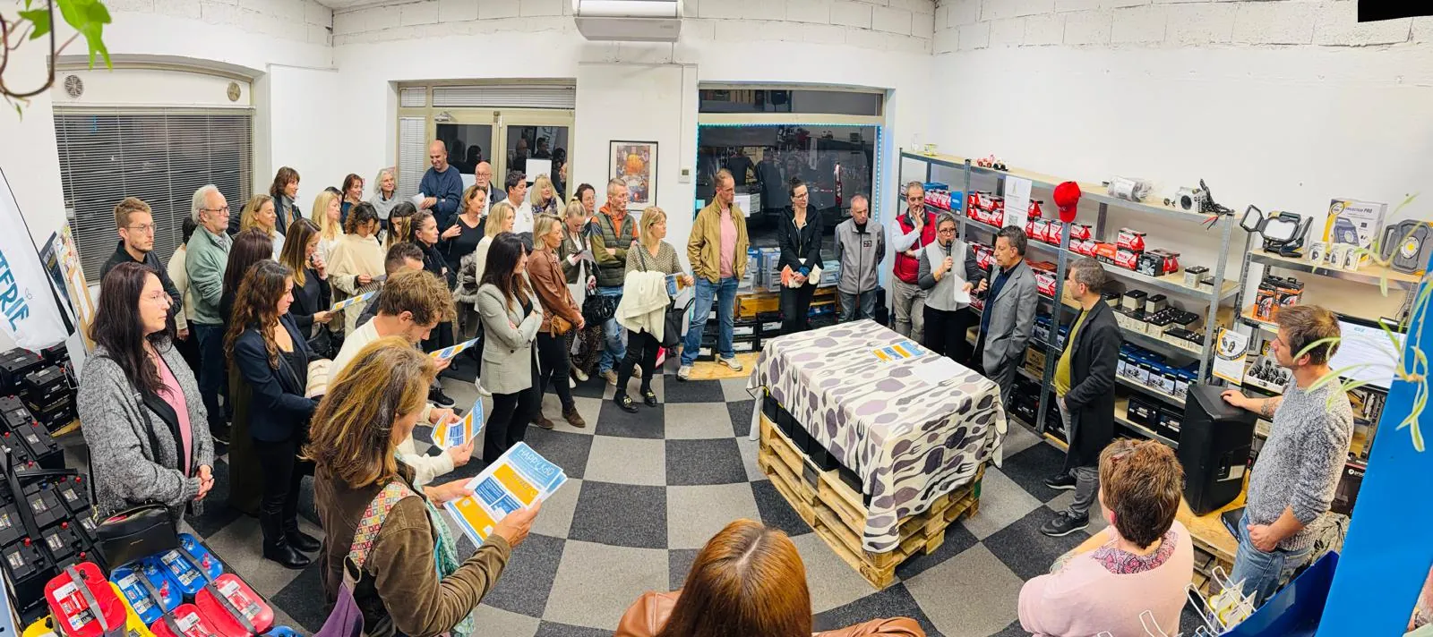 Tour de table des membres, soirée Réseau Actif « Au cœur des entreprises » chez Energie Positive Batterie, Montauroux